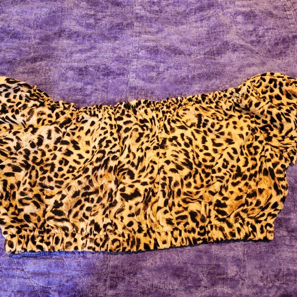 Dolly’s Closet Leopard Print Crop Top, Size XL, Handmade, Made in Canada - Picture 1 of 2